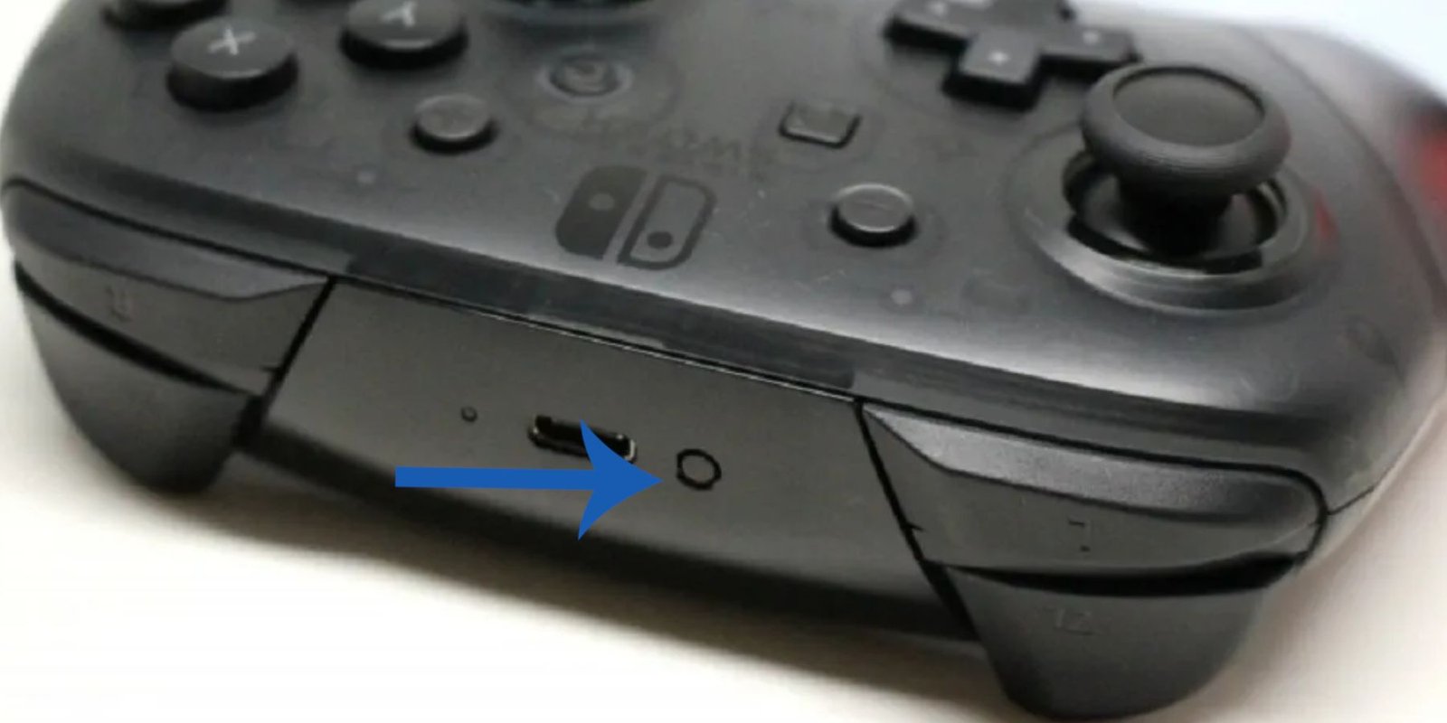 Bluetooth button for the Nintendo Pro Controller